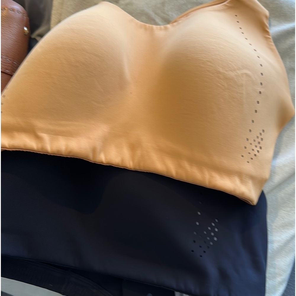 Lululemon sports bra. 34DDD
